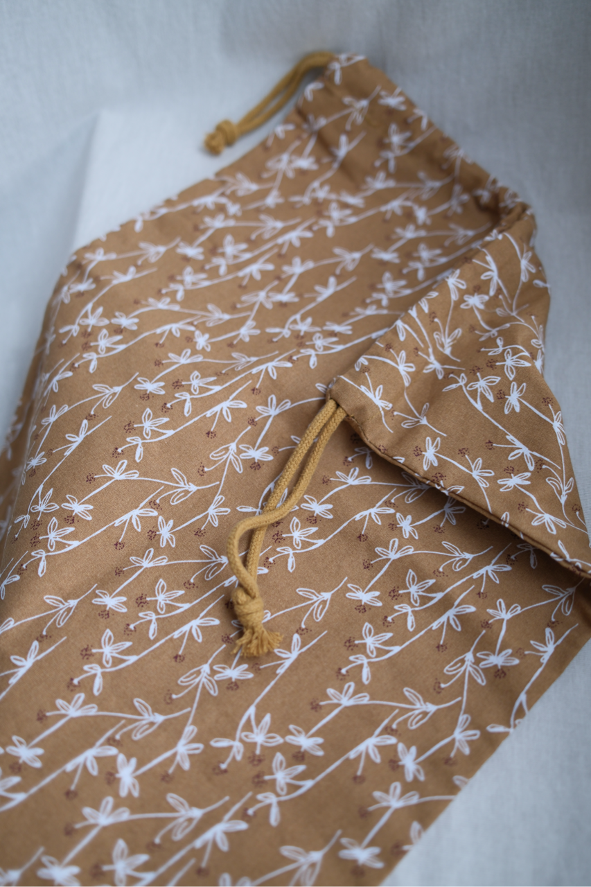 BALD VERFÜGBAR Strickset Minischal