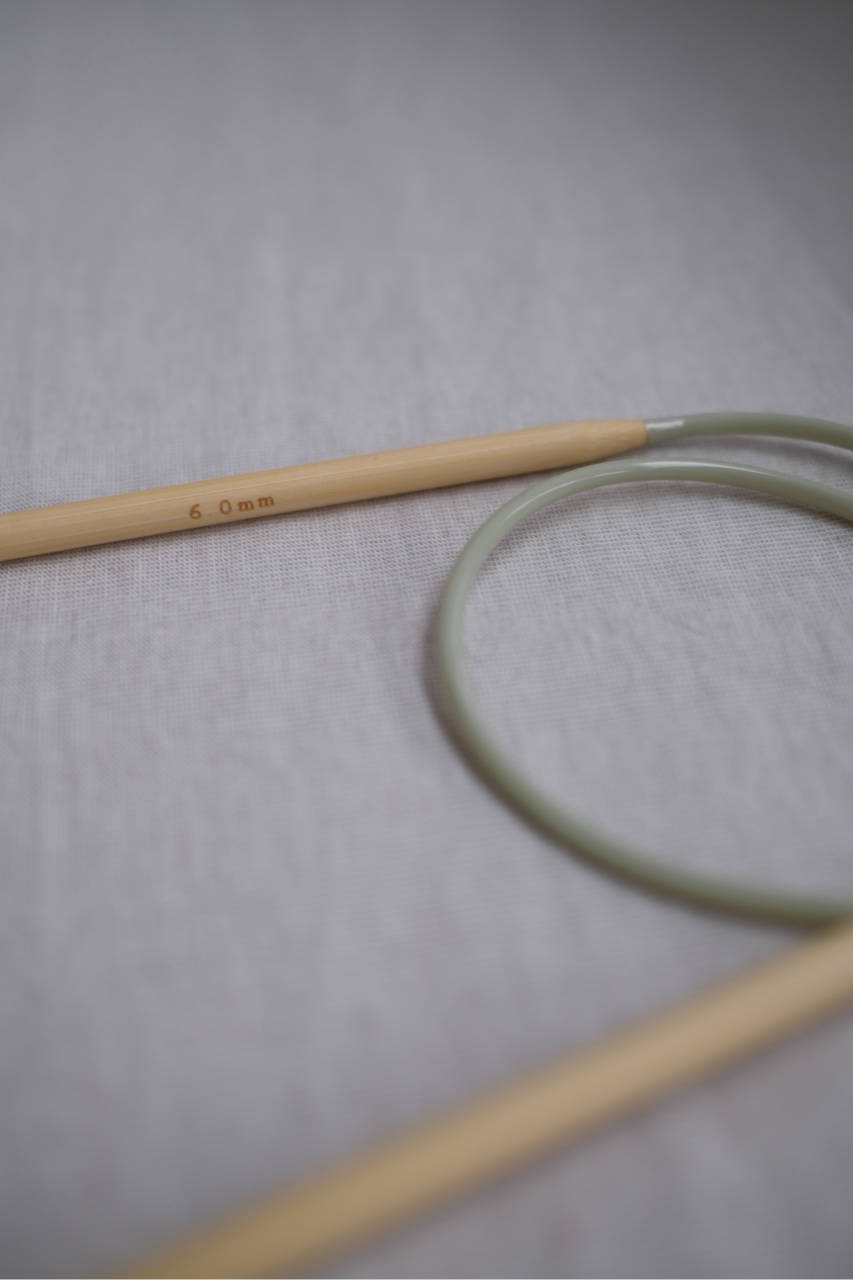 BALD VERFÜGBAR Strickset Minischal